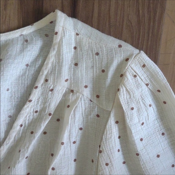 Sheer blouse with elastic waist - Picture 9 of 11